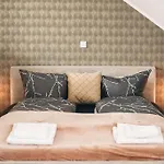 Tip! Toplage In Dresden! Moderne 100 Qm Ferienwohnung Fuer Familien Und Kleine Gruppen