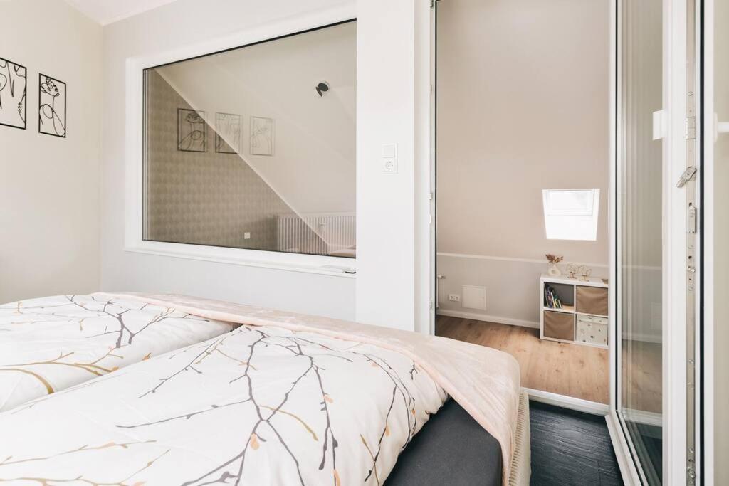 Apartment Tip! Toplage In Dresden! Moderne 100 Qm Fuer Familien Und Kleine Gruppen *