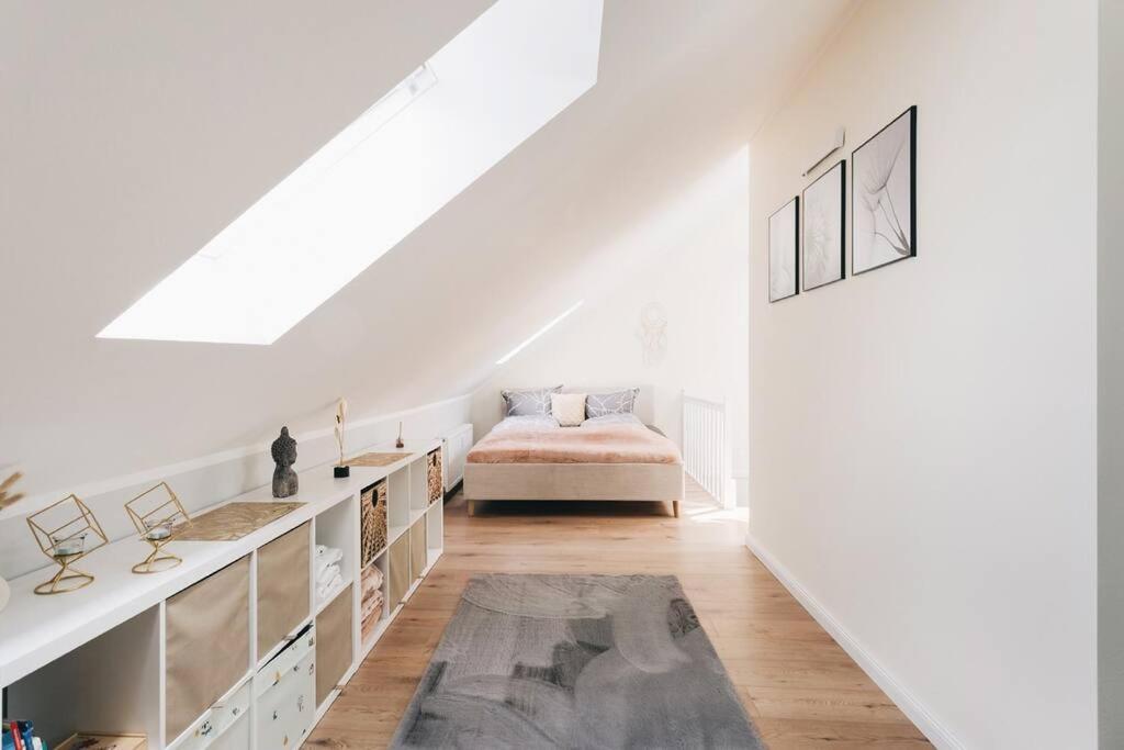Apartment Tip! Toplage In Dresden! Moderne 100 Qm Fuer Familien Und Kleine Gruppen *